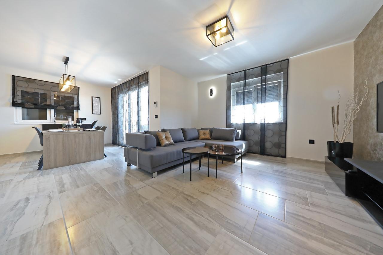 Luxury Majpruz Suites Zara Esterno foto