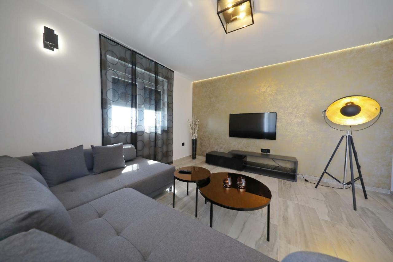 Luxury Majpruz Suites Zara Esterno foto
